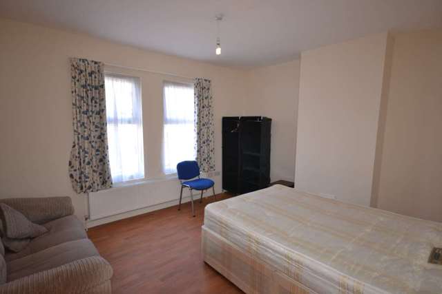  Image of 1 bedroom Flat to rent in Grange Avenue Earley Reading RG6 at Grange Avenue Earley Reading, RG6 1DJ