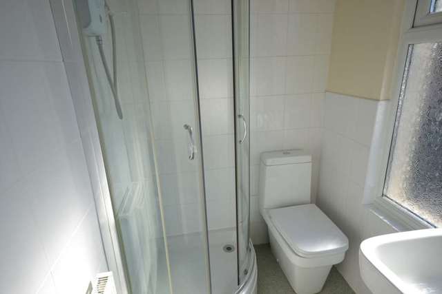  Image of 1 bedroom Flat to rent in Grange Avenue Earley Reading RG6 at Grange Avenue Earley Reading, RG6 1DJ
