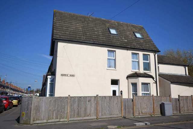  Image of 1 bedroom Flat to rent in Grange Avenue Earley Reading RG6 at Grange Avenue  Reading, RG6 1DJ
