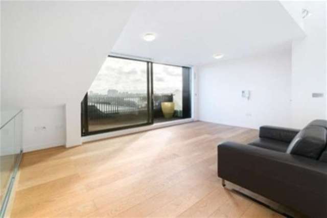  Image of 2 bedroom Penthouse to rent in Great West Road London W6 at London, W6 9AG
