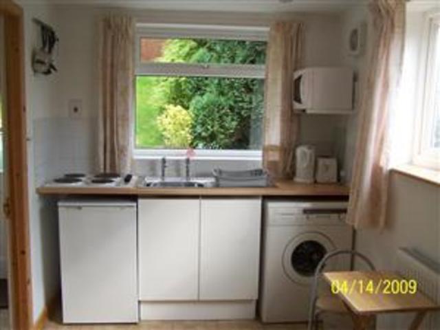  Image of 1 bedroom Studio flat to rent in Green Hill High Wycombe HP13 at High Wycombe, HP13 5QE