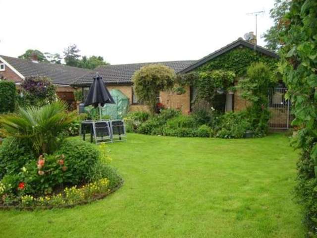  Image of 3 bedroom Bungalow for sale in Rectory Road Anderby Skegness PE24 at Anderby, PE24 5YF