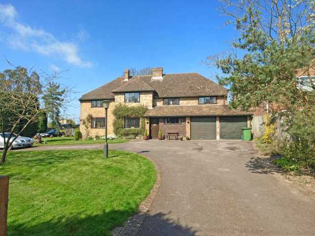  Image of 5 bedroom Detached house for sale in Grendon Road Edgcott Aylesbury HP18 at Grendon Road  Aylesbury, HP18 0TN