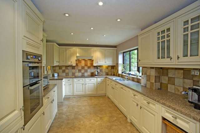 Image of 5 bedroom Detached house for sale in Grendon Road Edgcott Aylesbury HP18 at Grendon Road  Aylesbury, HP18 0TN