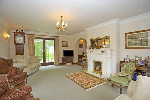  Image of 5 bedroom Detached house for sale in Grendon Road Edgcott Aylesbury HP18 at Grendon Road  Aylesbury, HP18 0TN