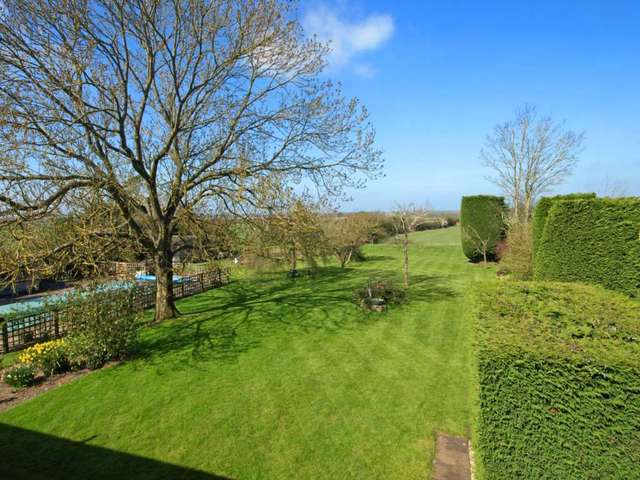 Image of 5 bedroom Detached house for sale in Grendon Road Edgcott Aylesbury HP18 at Grendon Road  Aylesbury, HP18 0TN