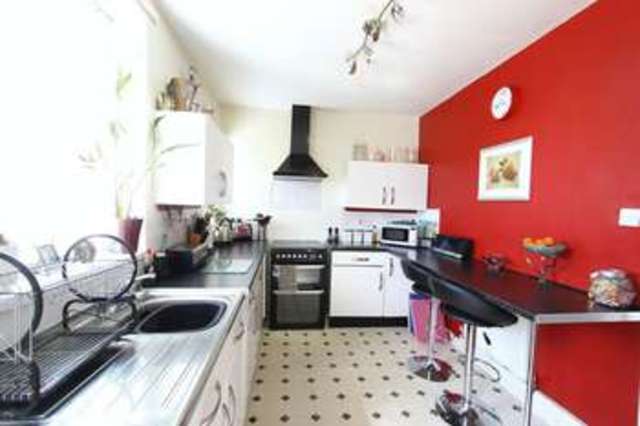  Image of 3 bedroom Semi-Detached house for sale in Hall Road Hull HU6 at Hall Road  Hull, HU6 8SG