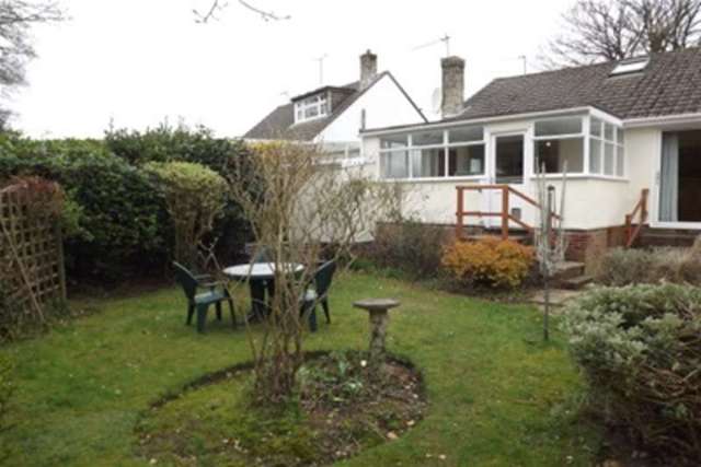  Image of 3 bedroom Bungalow to rent in Oakwood Way Hamble Southampton SO31 at Southampton, SO31 4HJ