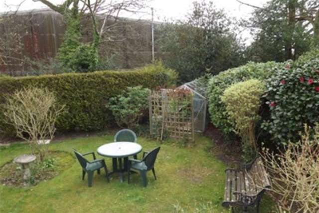  Image of 3 bedroom Bungalow to rent in Oakwood Way Hamble Southampton SO31 at Southampton, SO31 4HJ