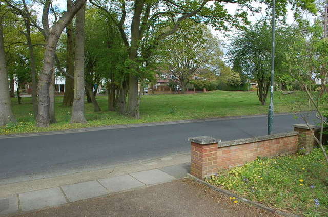  Image of 3 bedroom Detached house for sale in Manor Gardens Hampton TW12 at Manor Gardens  Hampton, TW12 2TX