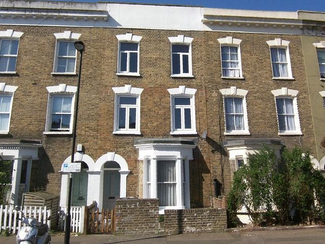 Image of 2 bedroom Flat for sale in Hargwyne Street London SW9 at Hargwyne Street  London, SW9 9RQ