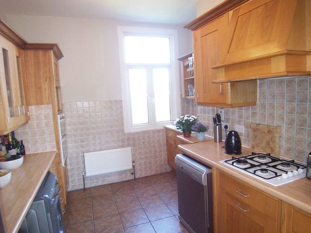  Image of 2 bedroom Flat for sale in Hargwyne Street London SW9 at Hargwyne Street  London, SW9 9RQ