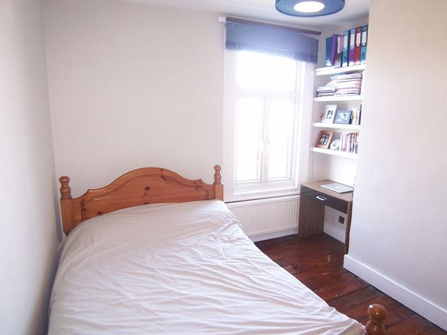  Image of 2 bedroom Flat for sale in Hargwyne Street London SW9 at Hargwyne Street  London, SW9 9RQ