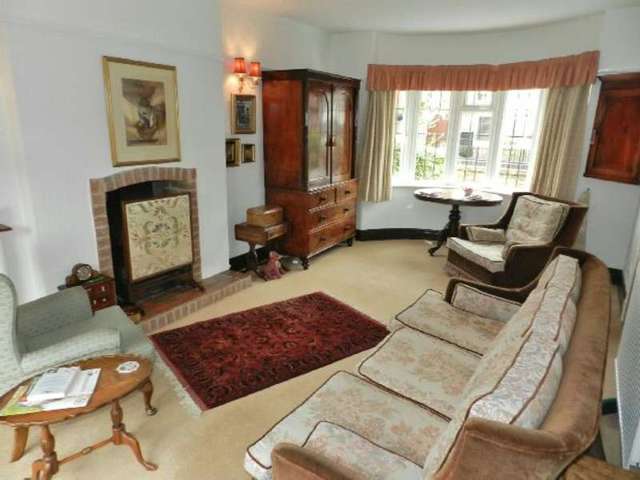  Image of 4 bedroom Detached house for sale in Harlaxton Drive Long Eaton Nottingham NG10 at Harlaxton Drive  Long Eaton, NG10 2ER