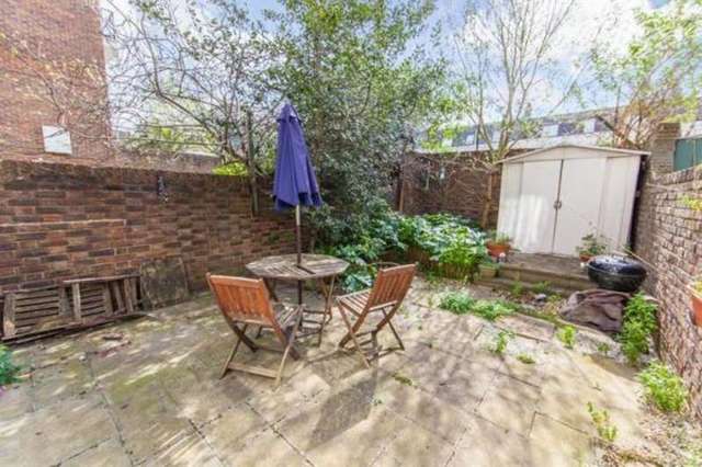  Image of 3 bedroom Flat for sale in Wandon Road London SW6 at Wandon Road London Sands End, SW6 2JQ
