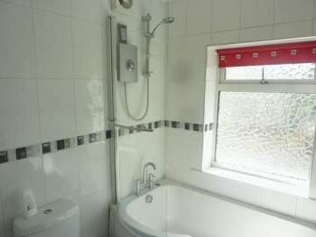  Image of 3 bedroom Semi-Detached house to rent in Harrowby Place Willenhall WV13 at Harrowby Place  Willenhall, WV13 2RA