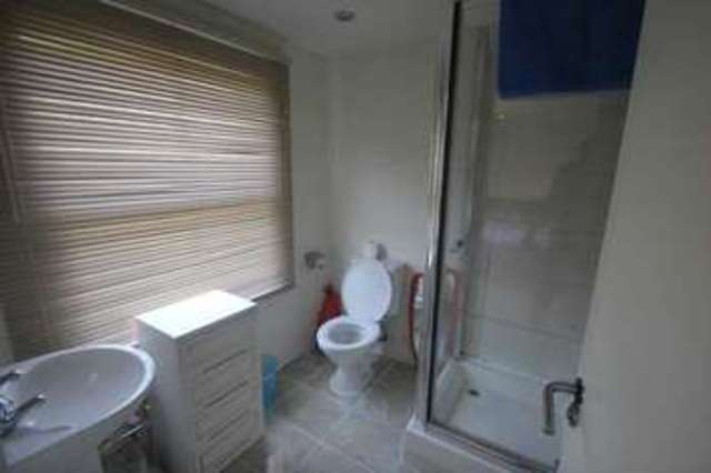  Image of 3 bedroom Flat to rent in Hartham Road London N7 at Holloway London Holloway, N7 9JG