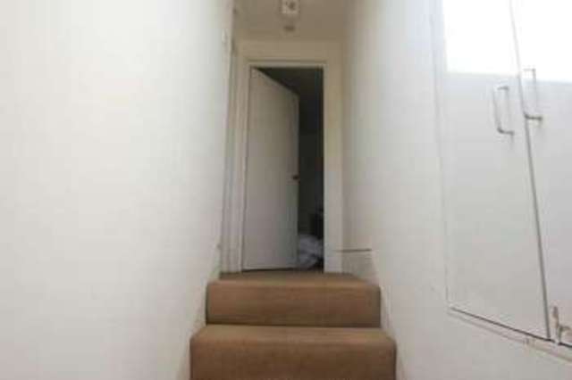  Image of 3 bedroom Flat to rent in Hartham Road London N7 at Holloway London Holloway, N7 9JG