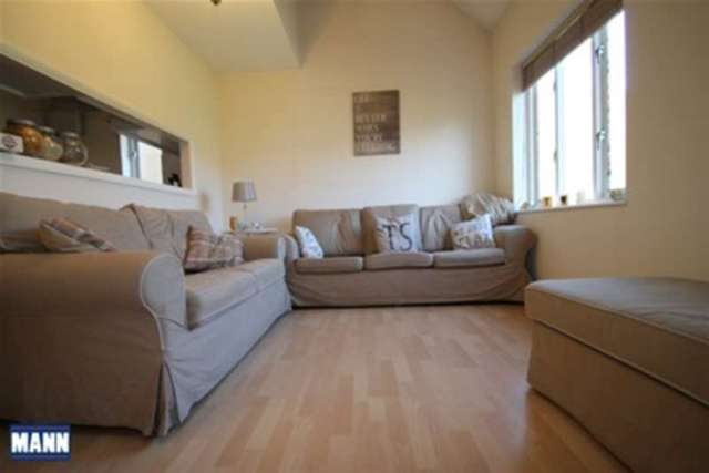  Image of 2 bedroom Flat to rent in Heatherbank Close Crayford Dartford DA1 at Dartford, DA1 3PN