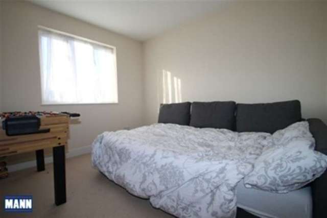  Image of 2 bedroom Flat to rent in Heatherbank Close Crayford Dartford DA1 at Dartford, DA1 3PN