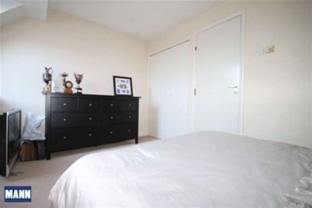  Image of 2 bedroom Flat to rent in Heatherbank Close Crayford Dartford DA1 at Dartford, DA1 3PN