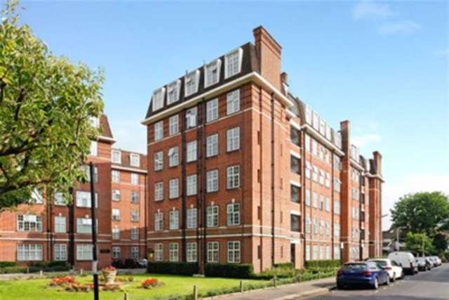  Image of 2 bedroom Flat to rent in Heathfield Terrace London W4 at London, W4 4LR