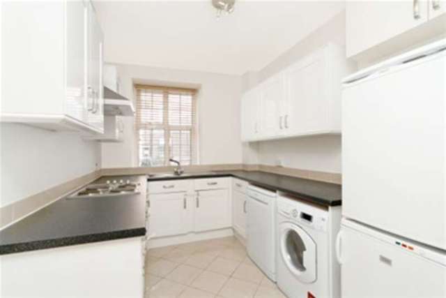  Image of 2 bedroom Flat to rent in Heathfield Terrace London W4 at London, W4 4LR