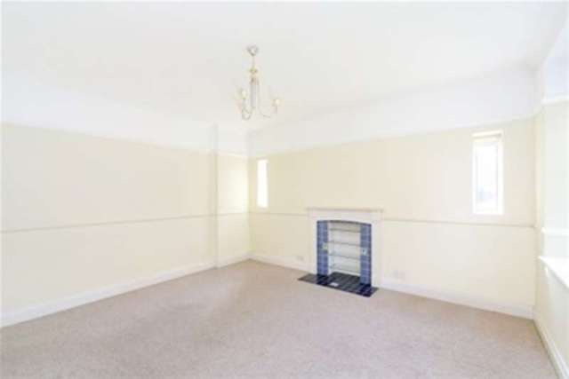  Image of 2 bedroom Flat to rent in Heathfield Terrace London W4 at London, W4 4LR