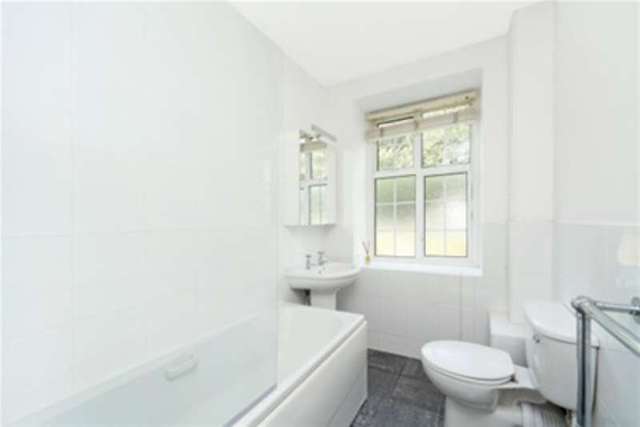  Image of 2 bedroom Flat to rent in Heathfield Terrace London W4 at London, W4 4LR