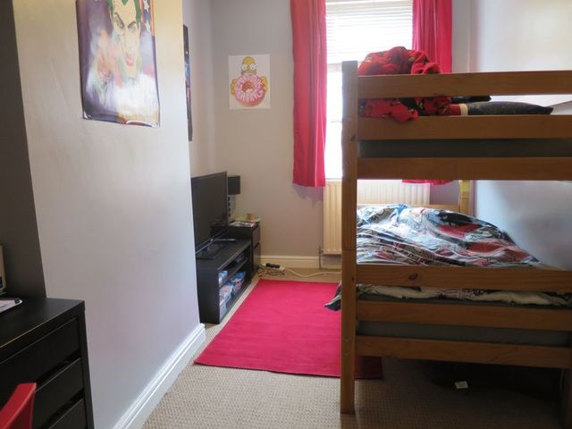  Image of 3 bedroom Terraced house to rent in Hembrigg Terrace Morley Leeds LS27 at Hembrigg Terrace Morley Leeds, LS27 0DH
