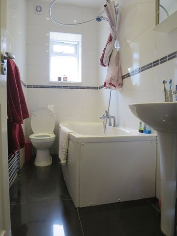  Image of 3 bedroom Terraced house to rent in Hembrigg Terrace Morley Leeds LS27 at Hembrigg Terrace Morley Leeds, LS27 0DH