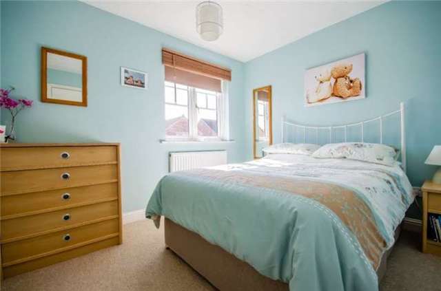  Image of 3 bedroom Detached house for sale in Henley Way Ely CB7 at Ely, CB7 4YJ