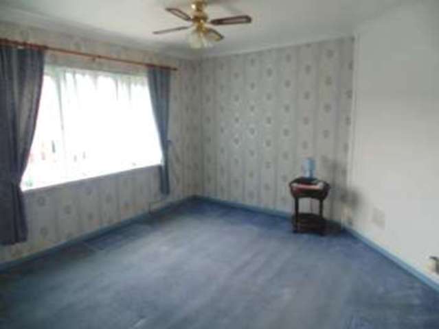  Image of 2 bedroom Flat for sale in Heol Waun Talywain Pontypool NP4 at Heol Waun Talywain Pontypool, NP4 7JZ