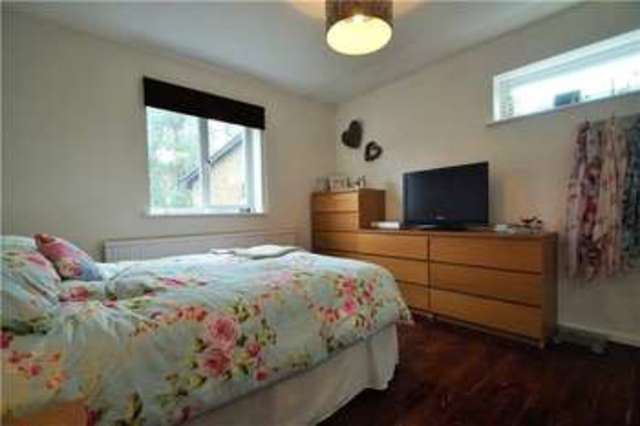  Image of 2 bedroom Detached house to rent in Hexham Close Owlsmoor Sandhurst GU47 at Owlsmoor Sandhurst Sandhurst, GU47 0QP