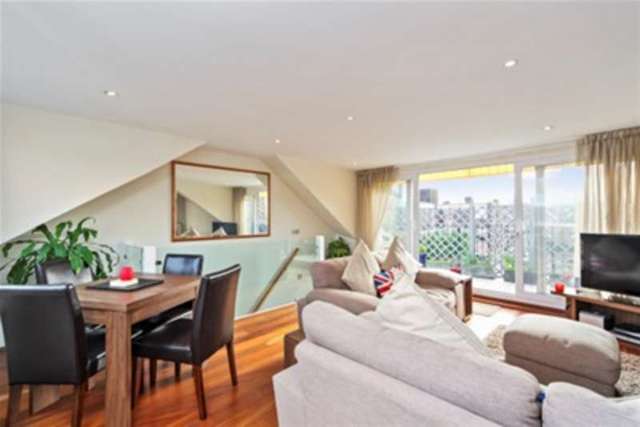  Image of 2 bedroom Flat to rent in Heythorp Street London SW18 at Southfields, SW18 5BT
