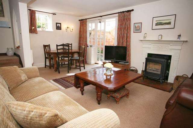  Image of 3 bedroom Detached house for sale in High Street Easterton Devizes SN10 at EASTERTON SN10 DEVIZES, SN10 4PE