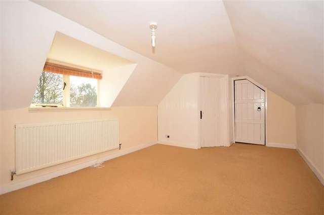  Image of 3 bedroom Terraced house for sale in High Street Headcorn Ashford TN27 at Headcorn Ashford Headcorn, TN27 9NE