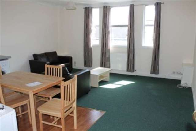  Image of 1 bedroom Flat to rent in High Street Hounslow TW3 at Hounslow, TW3 1BQ