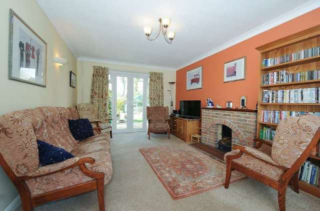  Image of 3 bedroom Detached house for sale in Highland Road Chichester PO19 at Chichester, PO19 5QX