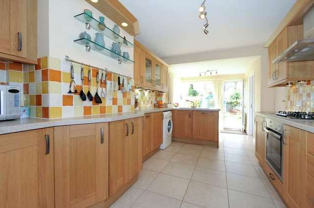  Image of 3 bedroom Detached house for sale in Highland Road Chichester PO19 at Chichester, PO19 5QX