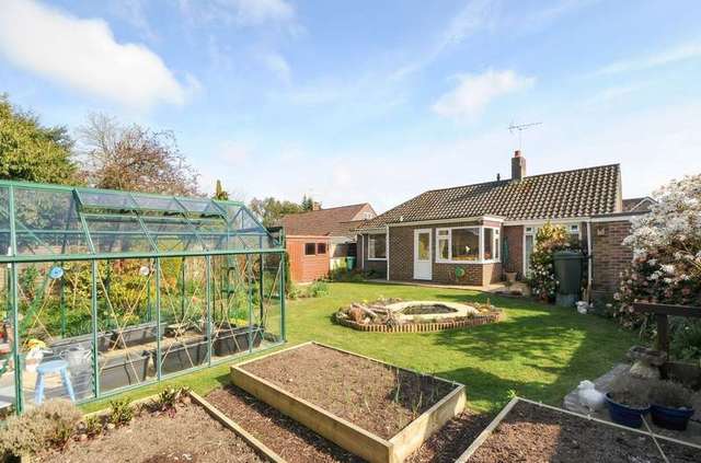  Image of 3 bedroom Detached house for sale in Highland Road Chichester PO19 at Chichester, PO19 5QX