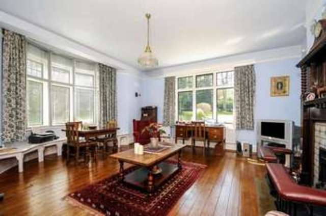  Image of 5 bedroom Detached house for sale in Hinksey Hill Oxford OX1 at Hinksey Hill  Oxford, OX1 5BH