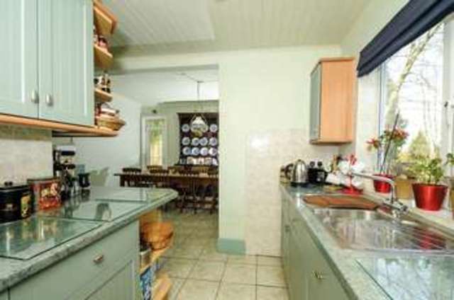  Image of 5 bedroom Detached house for sale in Hinksey Hill Oxford OX1 at Hinksey Hill  Oxford, OX1 5BH