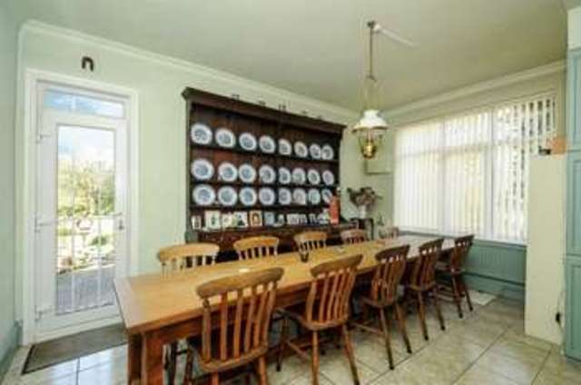  Image of 5 bedroom Detached house for sale in Hinksey Hill Oxford OX1 at Hinksey Hill  Oxford, OX1 5BH