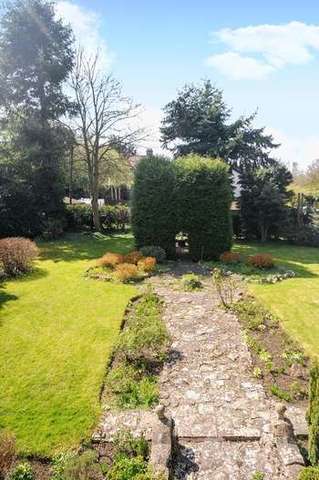  Image of 5 bedroom Detached house for sale in Hinksey Hill Oxford OX1 at Hinksey Hill  Oxford, OX1 5BH