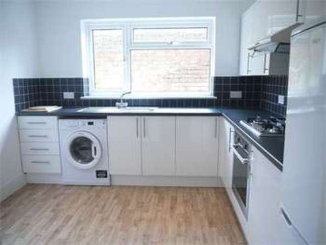  Image of 2 bedroom Property to rent in Howards Grove Shirley Southampton SO15 at Howards Grove  Southampton, SO15 5PS