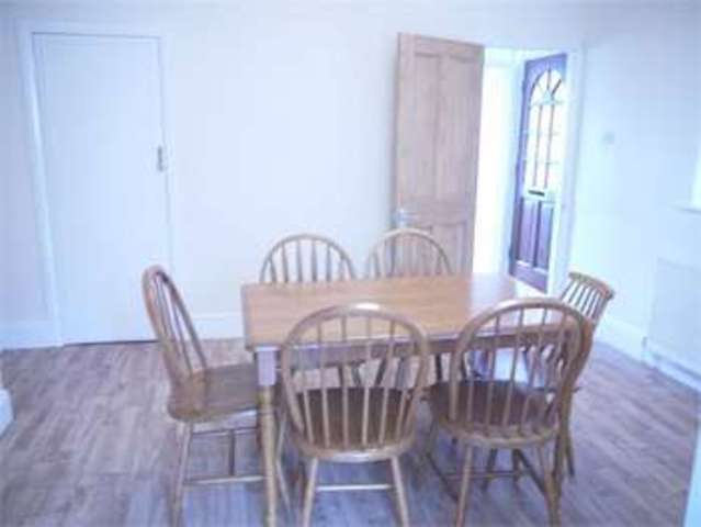  Image of 2 bedroom Property to rent in Howards Grove Shirley Southampton SO15 at Howards Grove  Southampton, SO15 5PS
