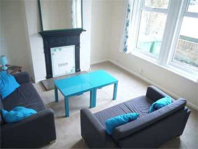  Image of 2 bedroom Property to rent in Howards Grove Shirley Southampton SO15 at Howards Grove  Southampton, SO15 5PS