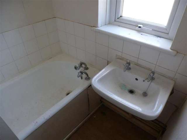  Image of 2 bedroom Flat for sale in Humber Crescent Strood Rochester ME2 at Rochester Kent Rochester, ME2 2DX