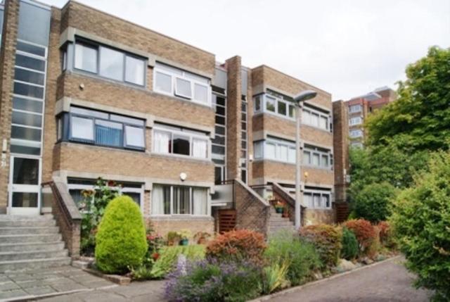  Image of 1 bedroom Flat to rent in Dirleton Place Shawlands Glasgow G41 at Shawlands Glasgow Glasgow, G41 3BH